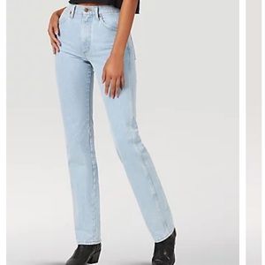 Women’s Wrangler Cowboy Cut Slim Fit Jean
